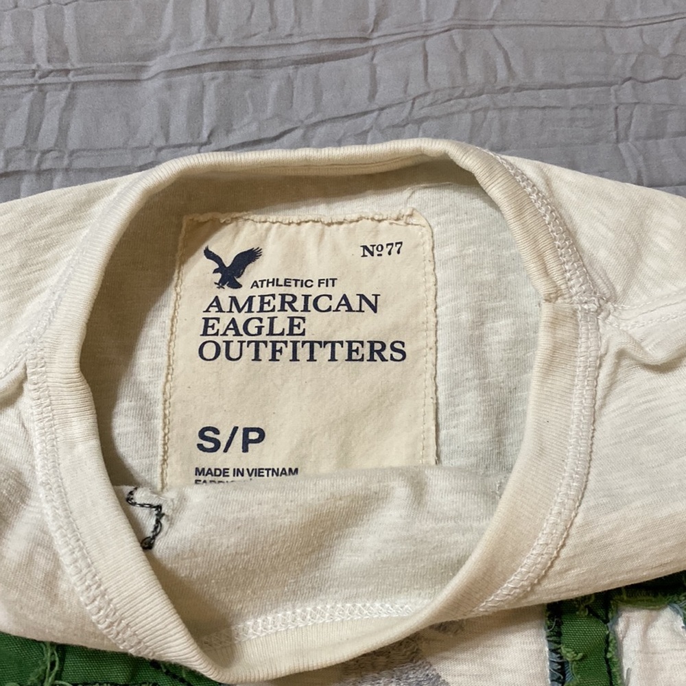 Y2K American Eagle crewneck T-shirt - Picture 2 of 2